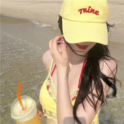 美女荒野逃亡